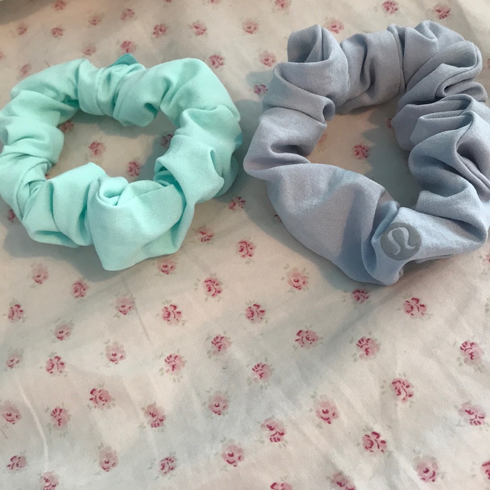 Two lululemon scrunchies!!